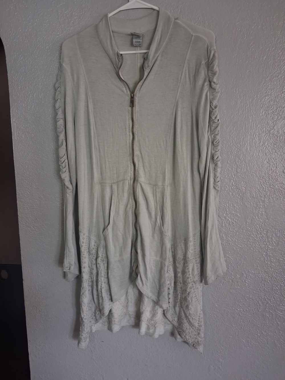 XCVI Mind Set Light Gray Zip Front Top With Textured Detail M